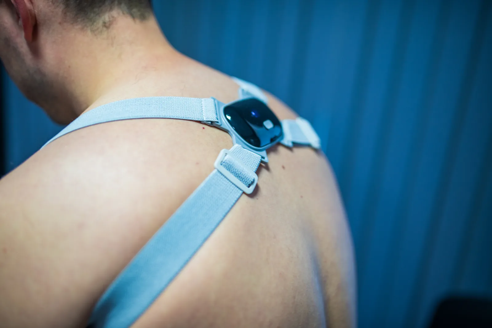 Pametni korektor držanja s vibracijskim podsjetnikom - Slika 24